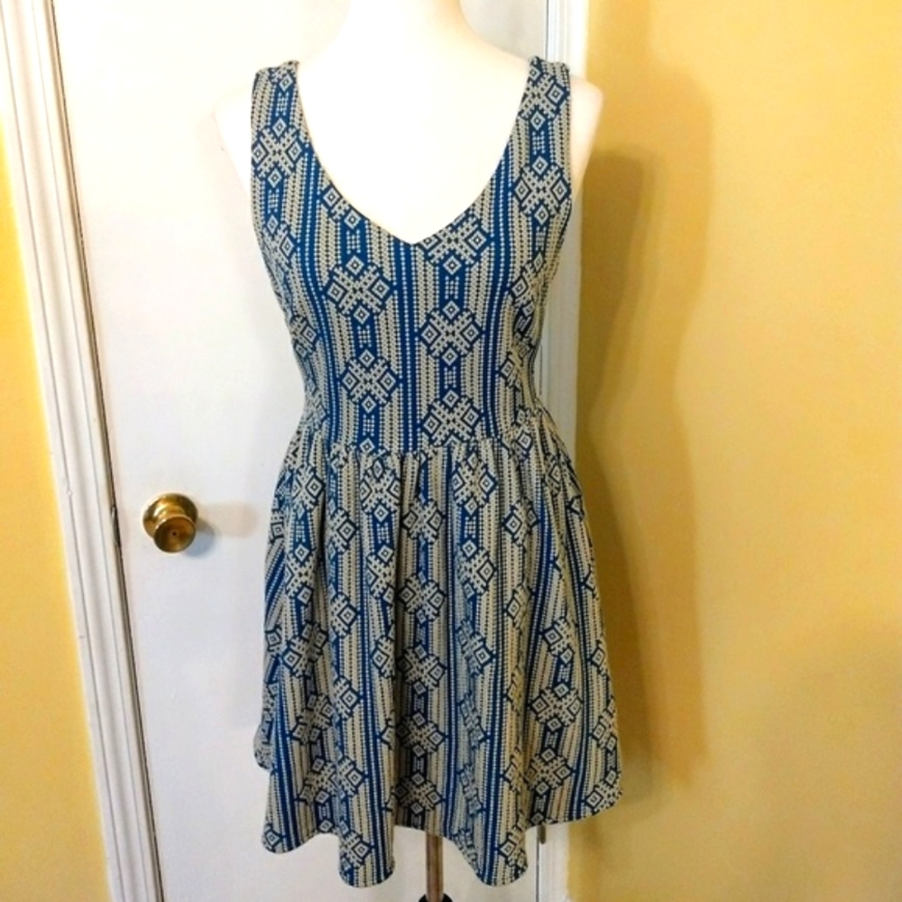 Pink Owl fit and flare textured fit and flare dress sz small *D5